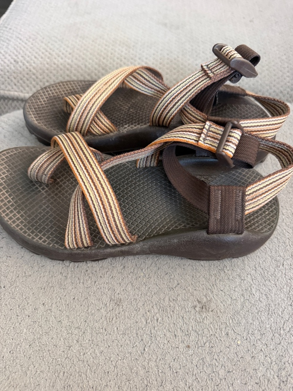 Vibram Brown Striped Webbing Strap Sandals